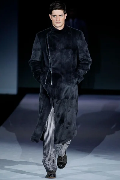 Look 7